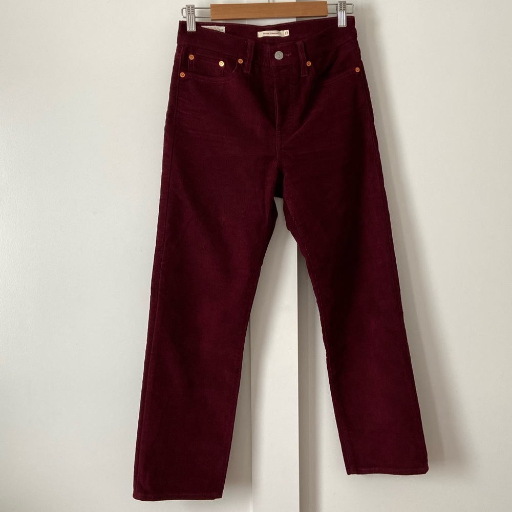 Levi’s Corduroy Wedgie Highrise Straight Leg Button Fly
